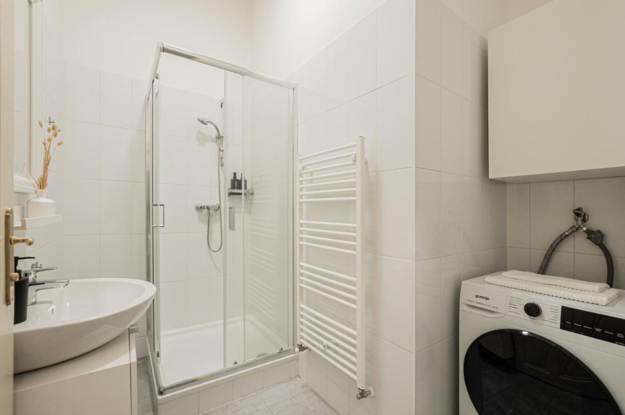 Charming Apt Perfect For 4-6 Tram, Self-Checkin Vienna Esterno foto