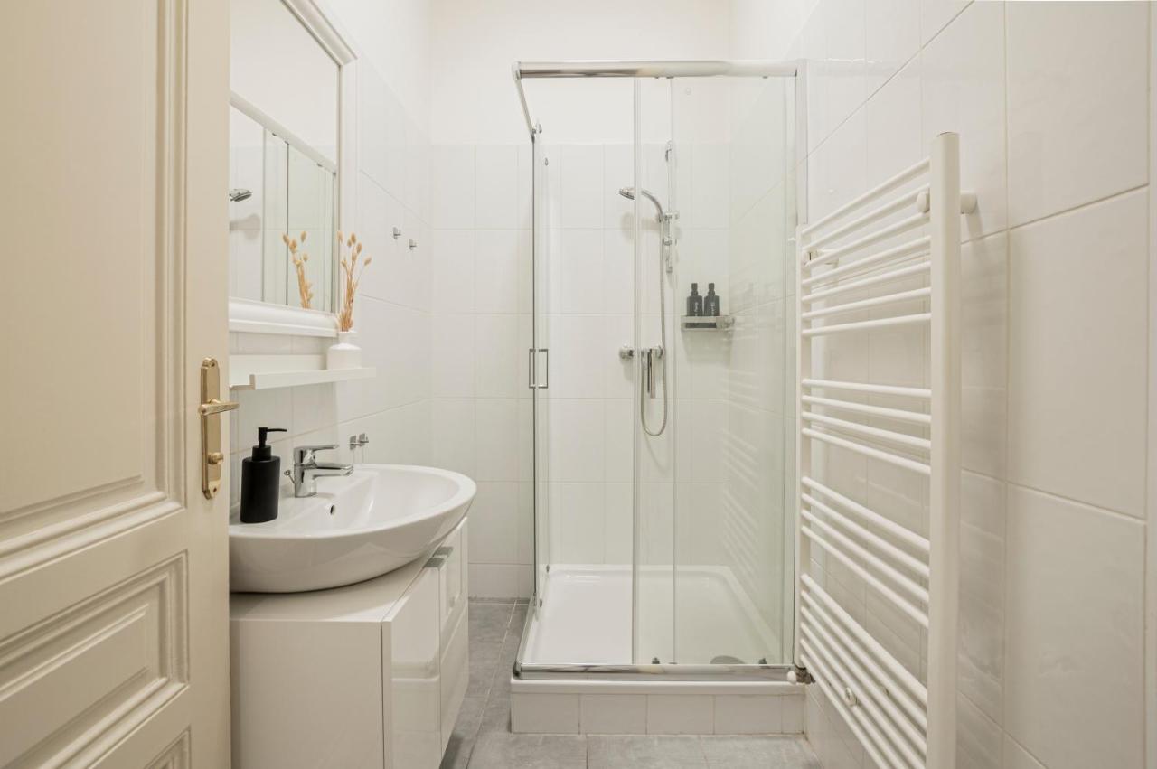 Charming Apt Perfect For 4-6 Tram, Self-Checkin Vienna Esterno foto
