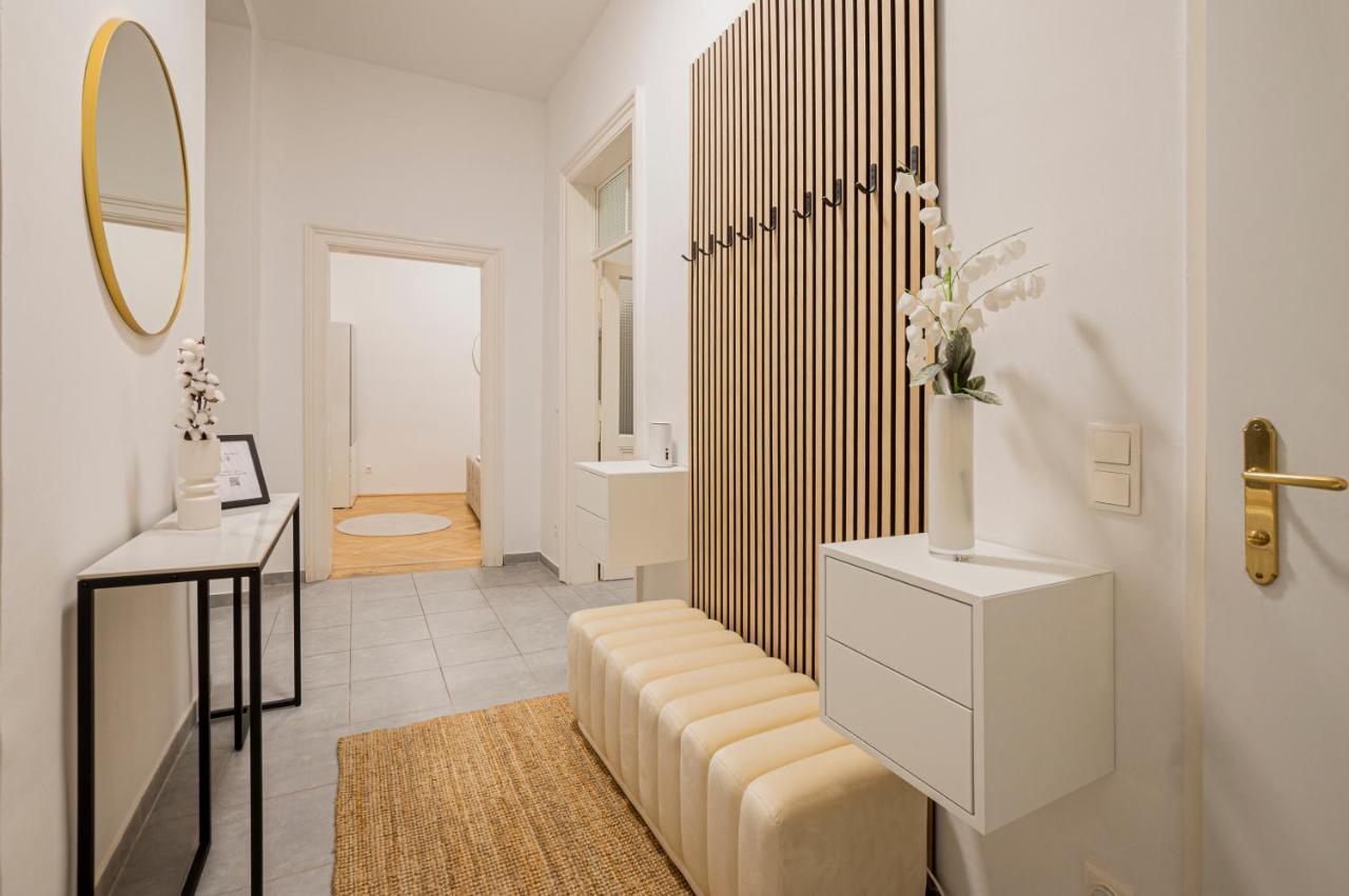 Charming Apt Perfect For 4-6 Tram, Self-Checkin Vienna Esterno foto